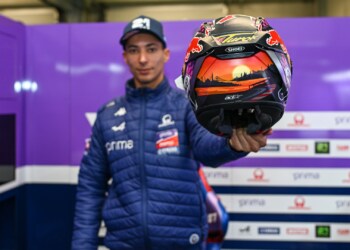 MotoGP 26: Toprak Razgatlioglu porterà la creatività dei fan in pista con un design unido del casco in Austria